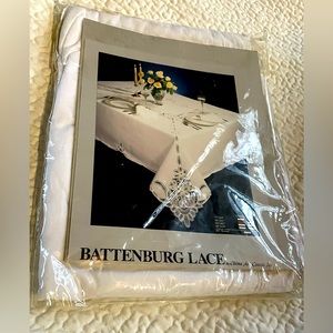 Table cloth set with Napkins-Oval new in package